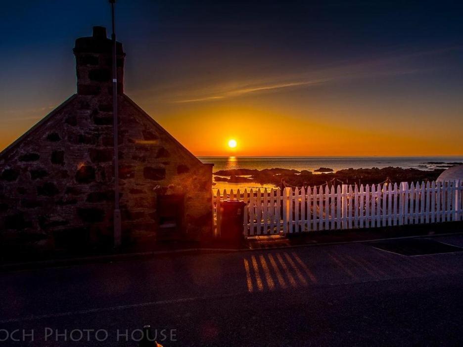Pew With A View - Seafront Cottages Sandhaven الغرفة الصورة