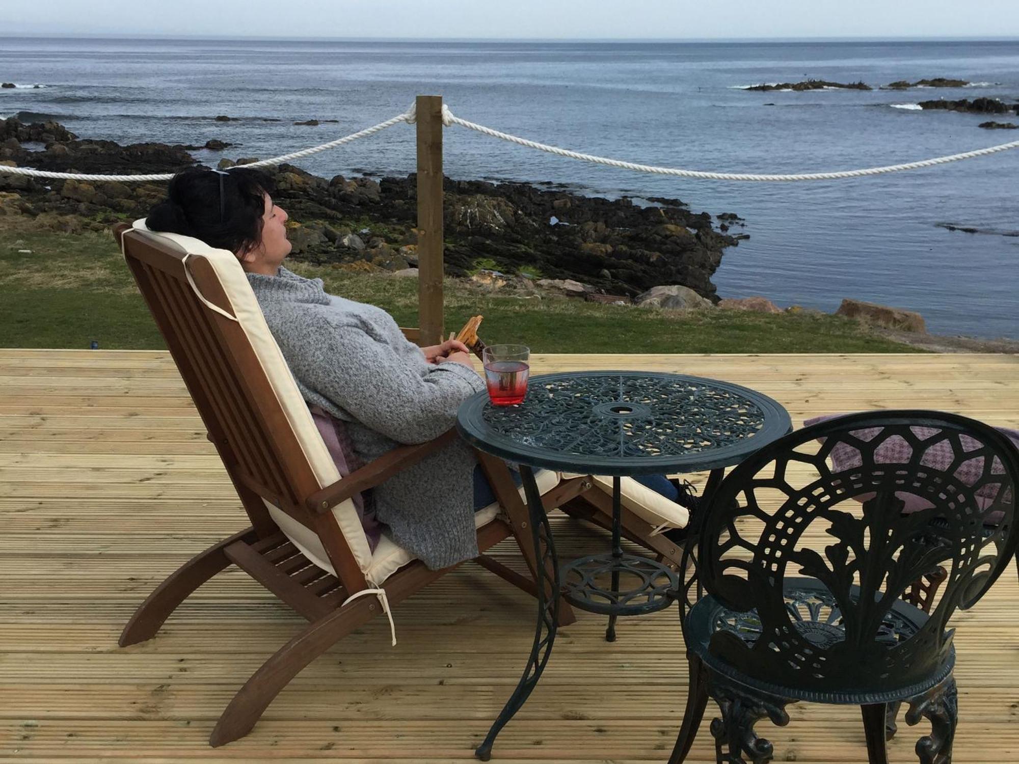 Pew With A View - Seafront Cottages Sandhaven الغرفة الصورة